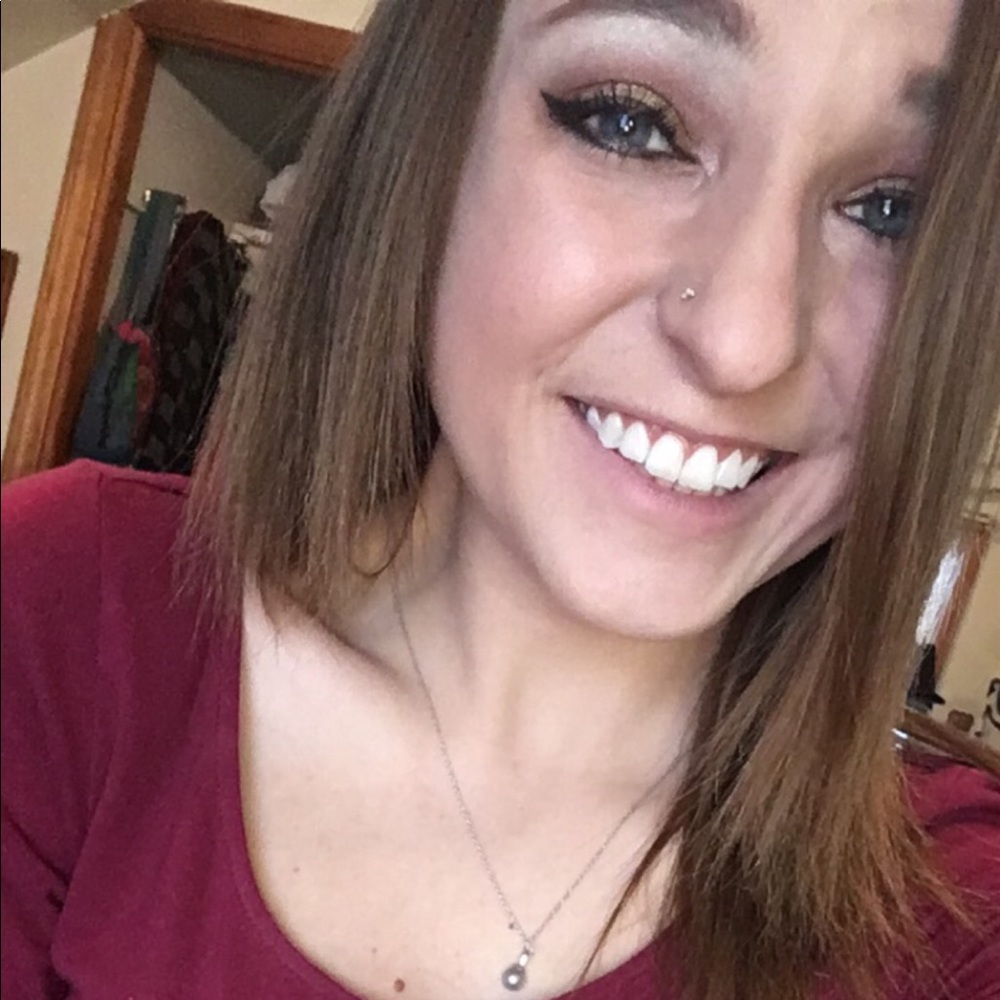 Meet your Posher, Courtney